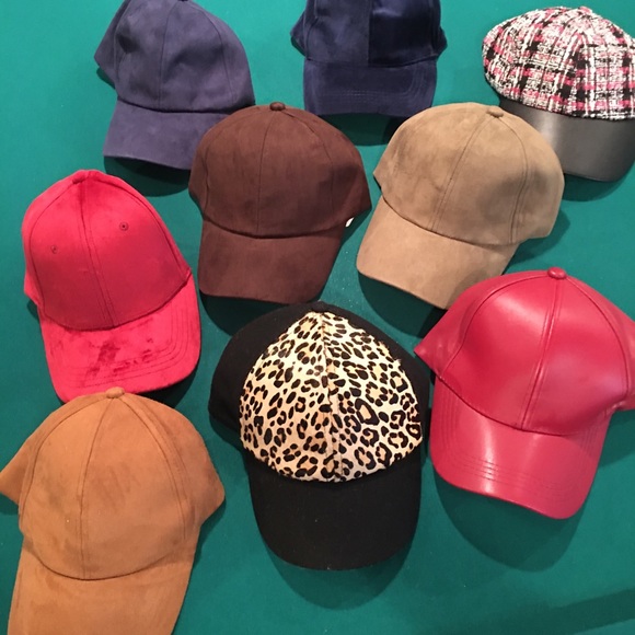 2 Caps 1 Blk & Leopard & 1 Multi-Tweed $18/Each Or Both For $30βΌοΈβ€οΈπ₯ππ½β€οΈπ₯ - Picture 4 of 4